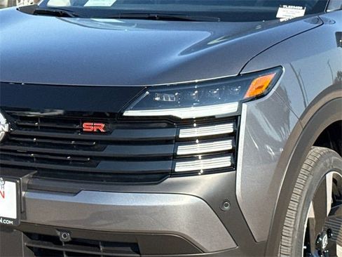 New 2026 Nissan Kicks SR image 5