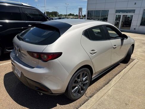 Used 2024 MAZDA MAZDA3 s FWD image 3