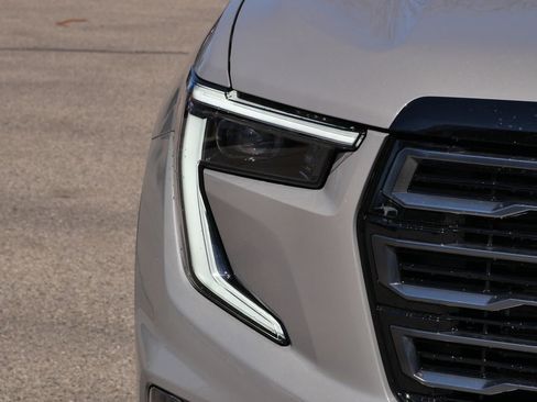 New 2026 GMC Acadia AT4 w/ Luxury Package AWD/4WD image 4