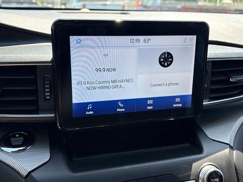 Used 2020 Ford Explorer XLT w/ Equipment Group 202A AWD/4WD image 14