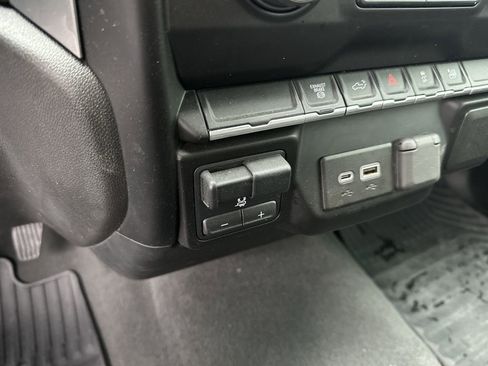Used 2023 Chevrolet Silverado 2500 LT image 19