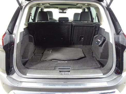Used 2023 Nissan Rogue Platinum image 14