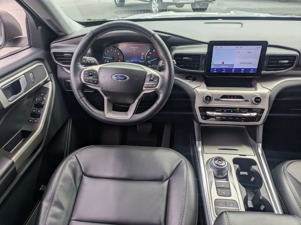 Used 2023 Ford Explorer XLT w/ Equipment Group 202A RWD image 18