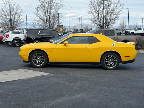 Used 2017 Dodge Challenger GT w/ Driver Convenience Group image 4