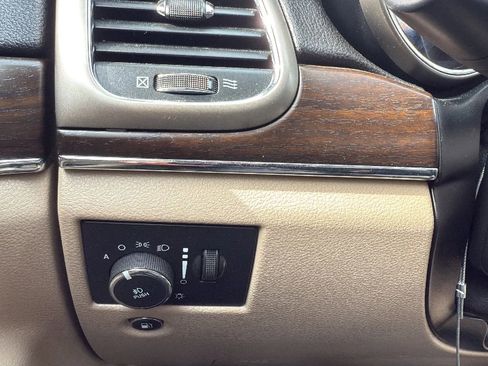 Used 2014 Jeep Grand Cherokee Limited image 14