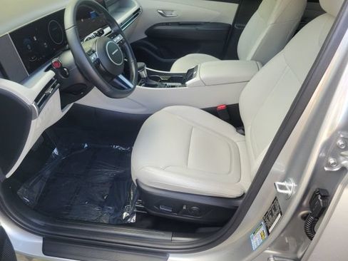 Used 2025 Hyundai Tucson SEL FWD image 11