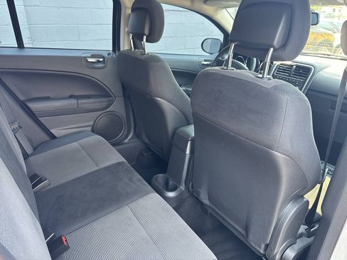 Used 2011 Dodge Caliber Mainstreet FWD image 22