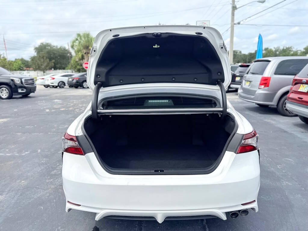 Used 2021 Toyota Camry SE FWD image 6
