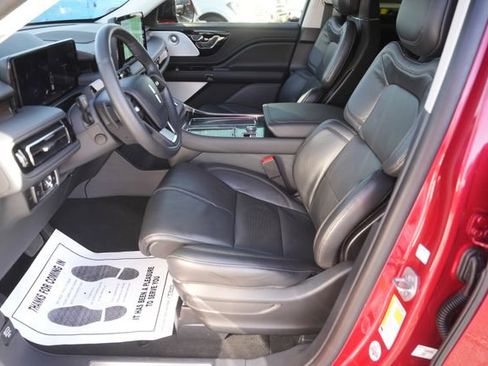 Used 2025 Lincoln Aviator Reserve w/ Equipment Group 201A image 9