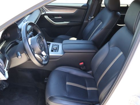 Certified 2025 MAZDA CX-70 Plug-In Hybrid w/ Premium Plus AWD/4WD image 17