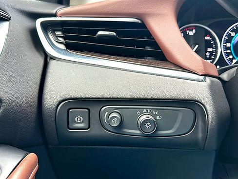 Used 2019 Buick Enclave Avenir w/ Avenir Technology Package image 37