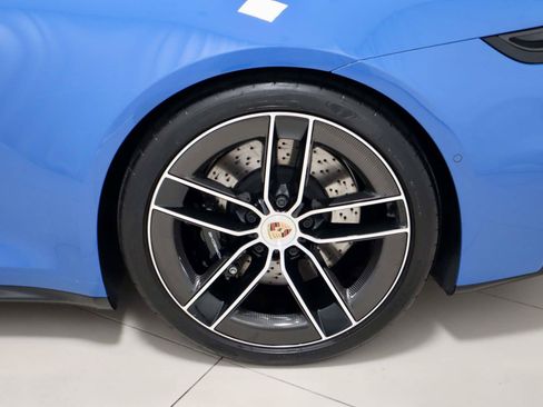 Used 2025 Porsche 911 Carrera 4 GTS AWD/4WD image 9