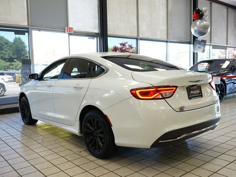 Used 2015 Chrysler 200 Limited w/ Convenience Group FWD image 4