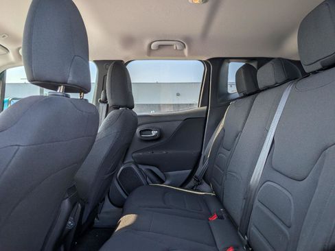 Used 2021 Jeep Renegade Latitude AWD/4WD image 10