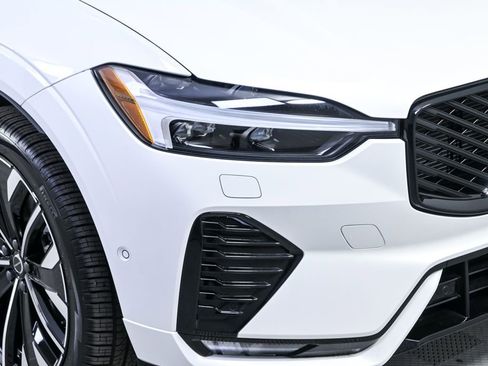 Used 2026 Volvo XC60 B5 Ultra w/ Climate Package image 39