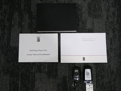 Used 2015 Rolls-Royce Wraith image 20