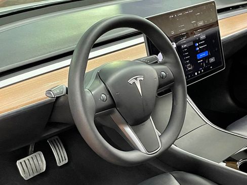 Used 2020 Tesla Model 3 Performance image 13