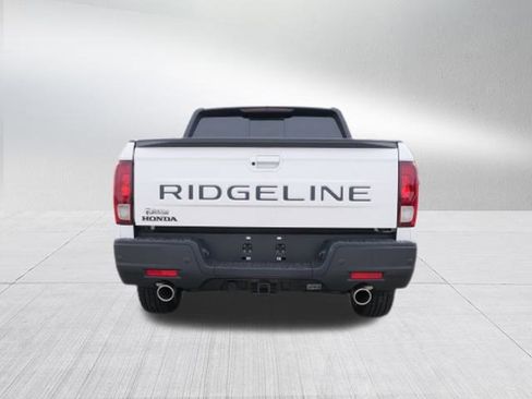 New 2026 Honda Ridgeline Black Edition image 4