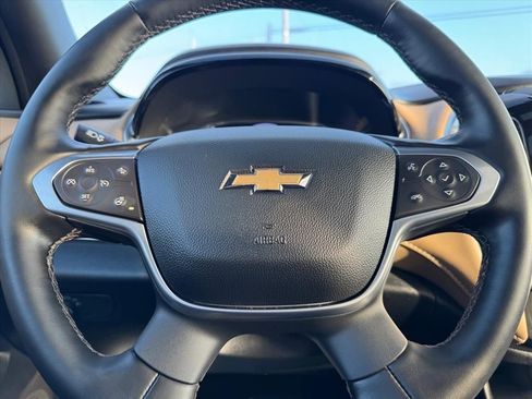 Used 2023 Chevrolet Traverse Premier image 19