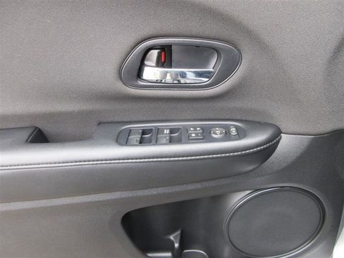 Used 2019 Honda HR-V Sport image 11