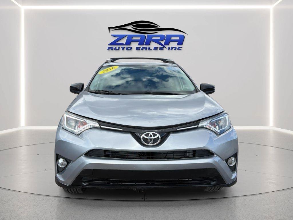 Used 2016 Toyota RAV4 LE AWD/4WD image 2
