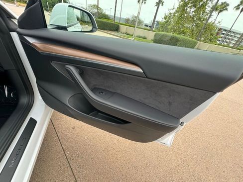 Used 2022 Tesla Model 3 Standard Range image 21