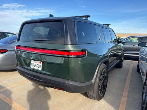 Used 2026 Rivian R1S Premium Tri AWD/4WD image 4