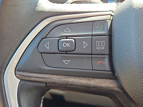 Used 2022 Jeep Grand Cherokee L Limited AWD/4WD image 24