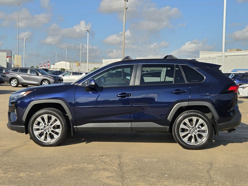 Used 2025 Toyota RAV4 XLE Premium FWD image 6