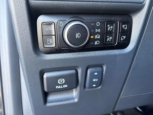 Used 2025 Ford F150 4x4 SuperCrew Platinum w/ Equipment Group 702A High image 28