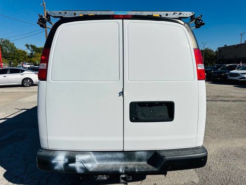 Used 2021 Chevrolet Express 2500 2500 3dr Cargo Van w/ Enhanced Convenience Package image 4