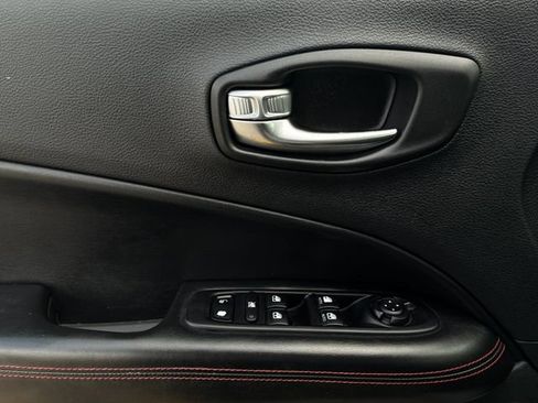 Used 2020 Jeep Compass Trailhawk AWD/4WD image 11