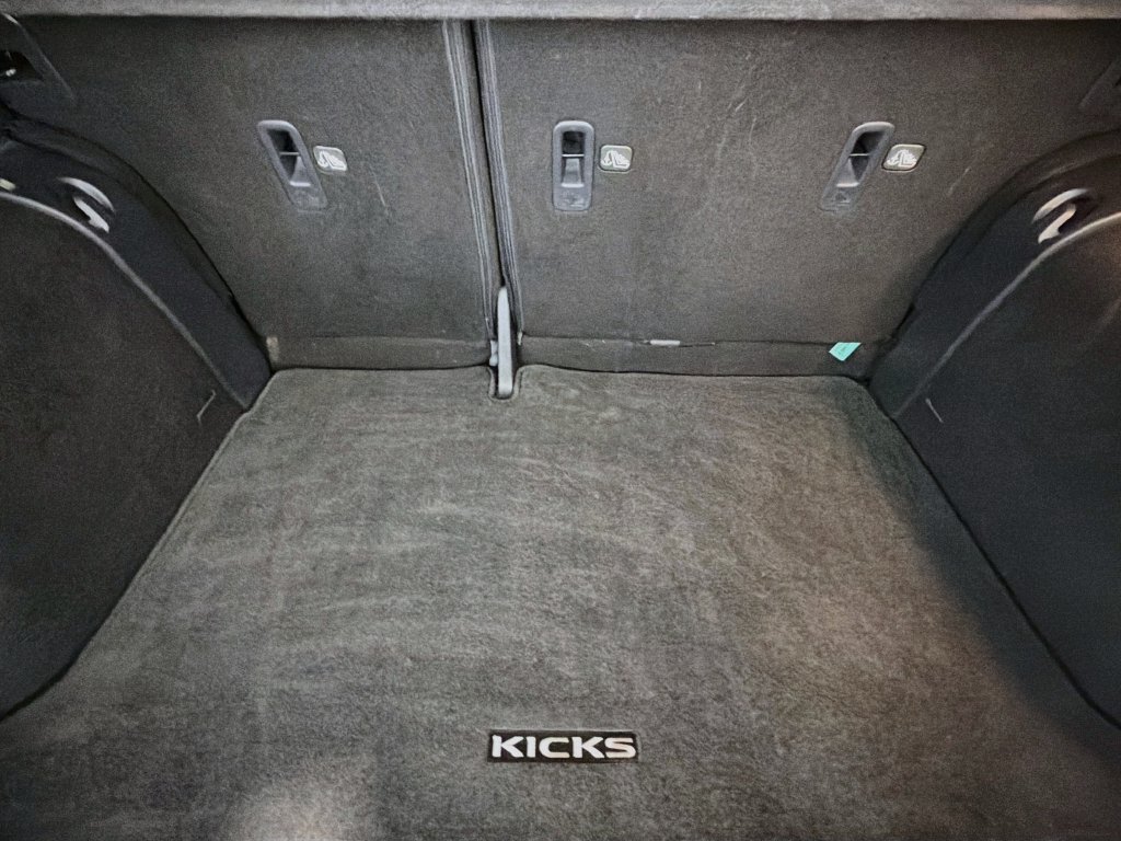 Used 2023 Nissan Kicks SR w/ SR Premium Package FWD image 21