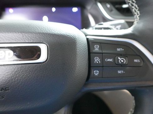 Used 2022 Jeep Grand Cherokee L Limited image 22