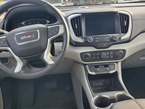 Used 2024 GMC Terrain SLT image 7