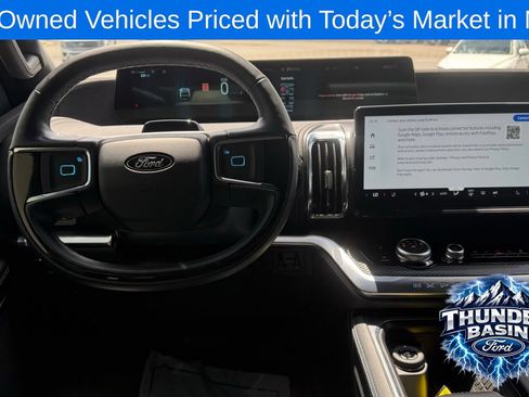 Used 2025 Ford Expedition Max Platinum w/ Stealth Performance Package AWD/4WD image 16