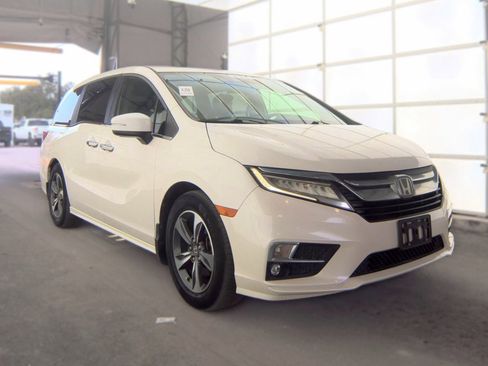 Used 2018 Honda Odyssey Touring image 3