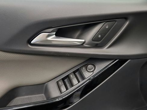 New 2026 Chevrolet Equinox LT w/ Convenience Package II FWD image 33