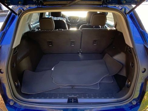 Used 2022 GMC Terrain SLE image 30