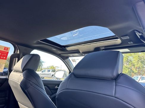 New 2024 Toyota Tacoma Limited AWD/4WD image 33