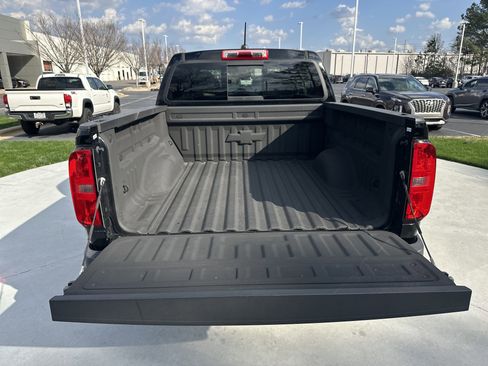 Used 2017 Chevrolet Colorado Z71 AWD/4WD image 31