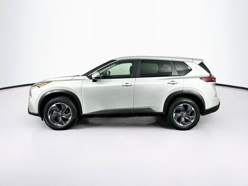 Used 2024 Nissan Rogue SV FWD image 4