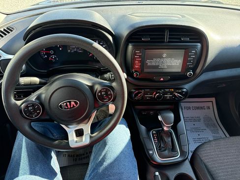 Used 2021 Kia Soul S image 10