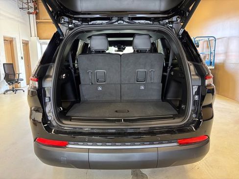 New 2026 Jeep Grand Cherokee L 4WD image 19