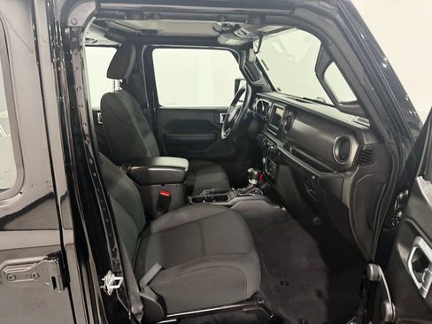 Used 2022 Jeep Wrangler Unlimited Sport image 21