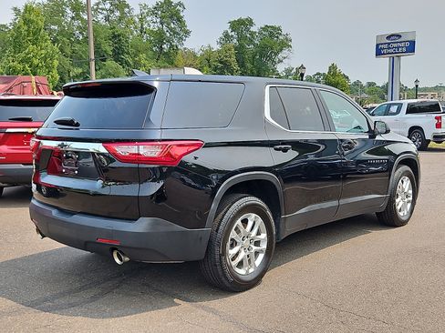 Used 2021 Chevrolet Traverse LS FWD image 6