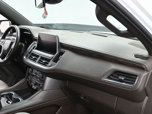 Used 2023 Chevrolet Suburban LT image 36