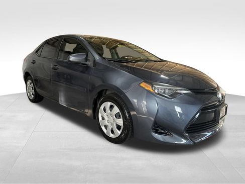 Used 2017 Toyota Corolla LE FWD image 3