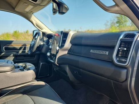 Used 2024 RAM 2500 Laramie AWD/4WD image 27