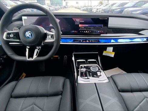 Used 2026 BMW 750e xDrive 750e xDrive w/ Executive Package image 5